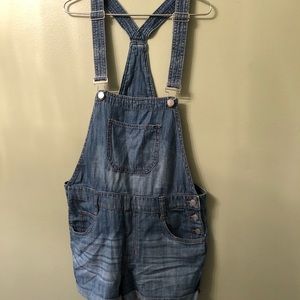 Express Cute overall shorts